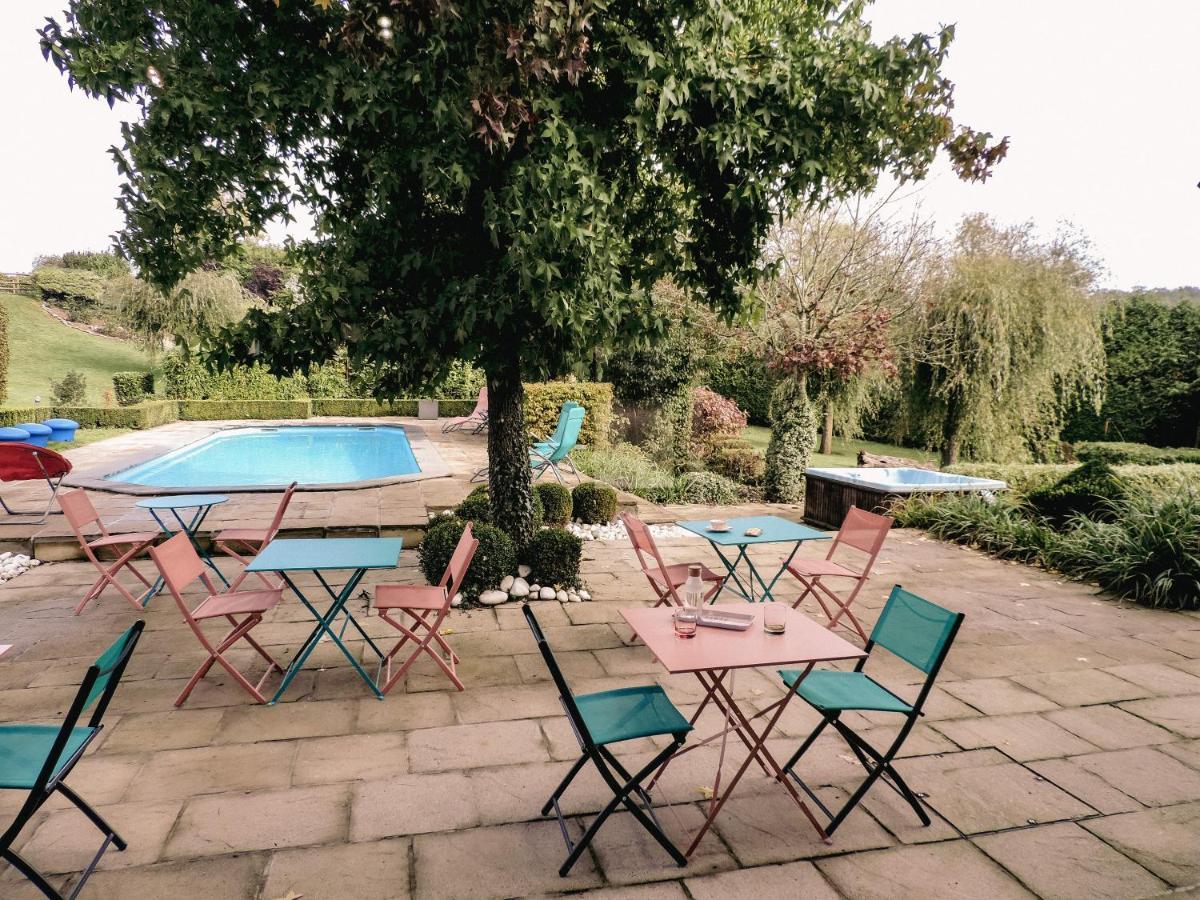 Au Bout De Mes Reves Bed and Breakfast Walcourt Exteriör bild